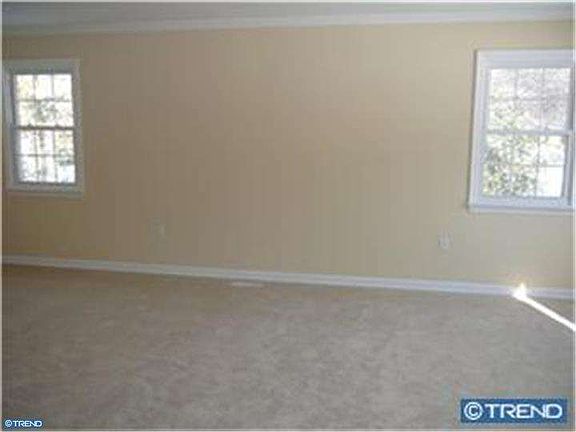 5th image of 38 Harlech Dr