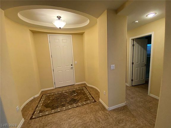 5th image of 1081 Oak Fair St #0