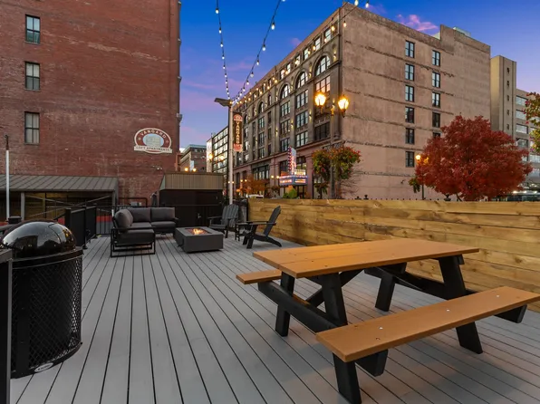 Vangard Lofts