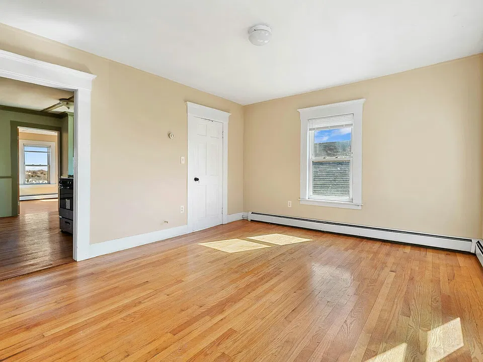 23 Mount Vernon St #2L