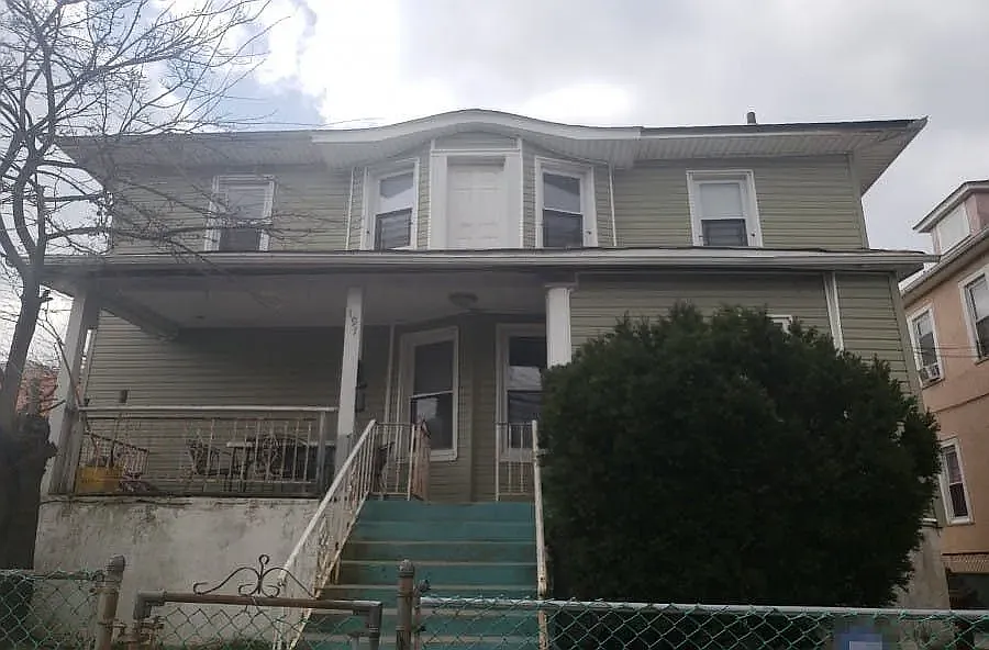 3 bed, 1200 sqft, $3,500 — Photo 3