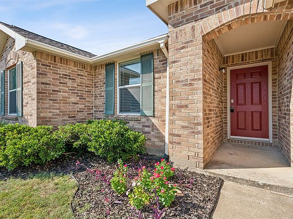 4th image of 3804 McClintick Rd