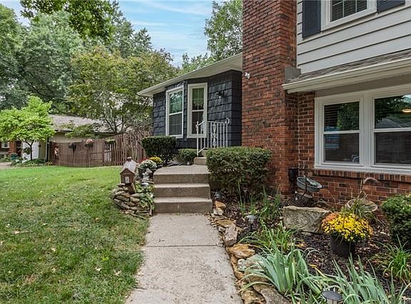 2nd image of 9426 Connell Dr