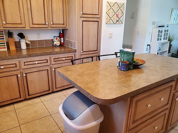 Cabinets even in island!