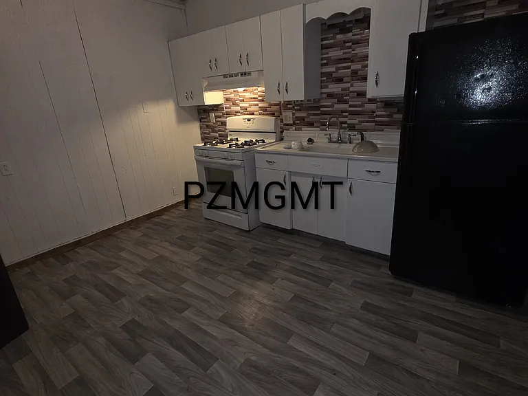290 Harbor St #A — Photo 1