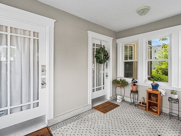 2nd image of 328 Beech St #2