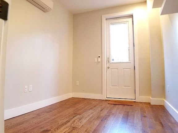 5th image of 241 Suydam St #1F
