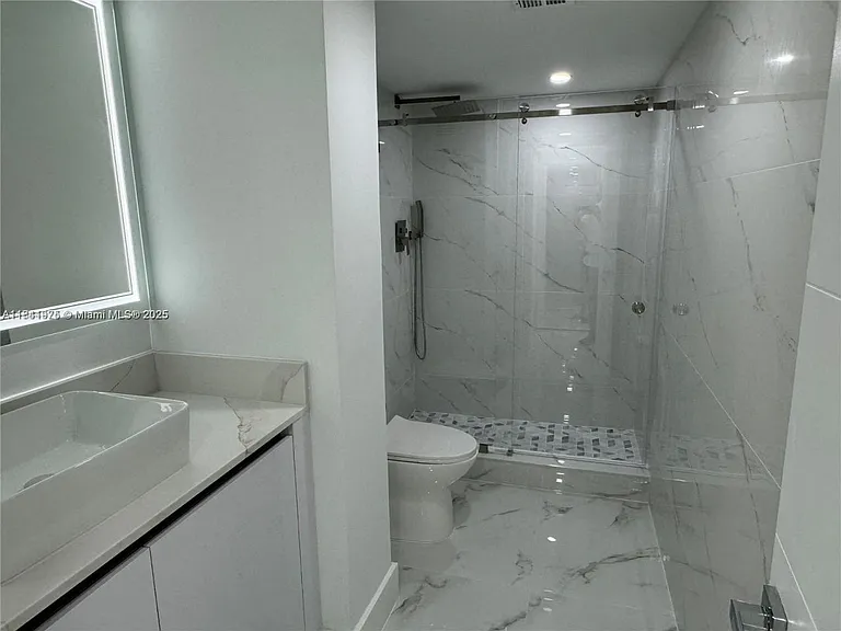 18031 Biscayne Blvd #502 — Photo 15