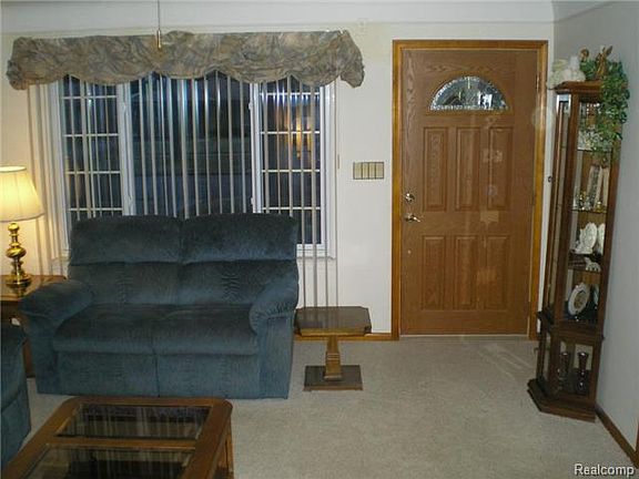 4th image of 4659 McKinley St
