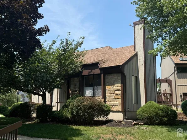 24 Emerald Ln, Old Bridge, NJ 08857