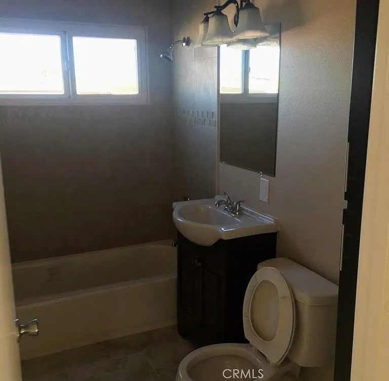 2 bed, 840 sqft, $1,650 — Photo 3