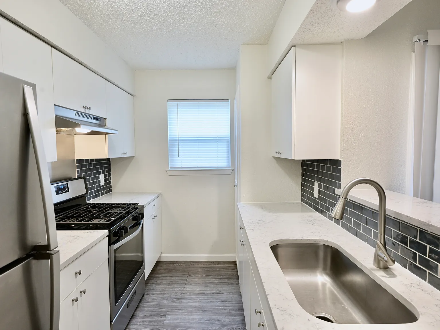 2 bed, 850 sqft, $1,500 — Photo 3