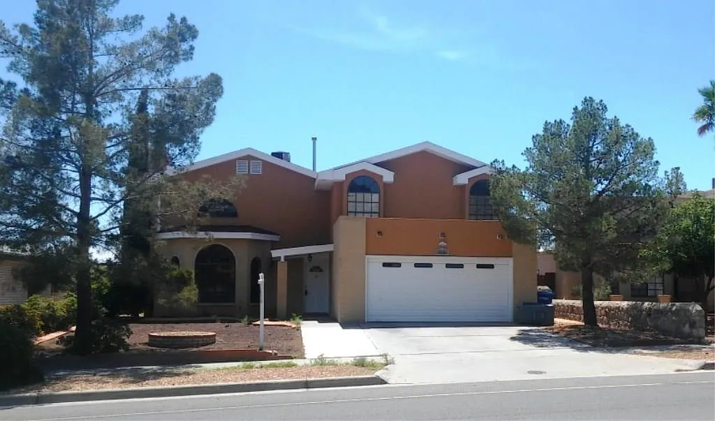 3 bed, 2.5 bath, 1730 sqft, $1,895 — Photo 1