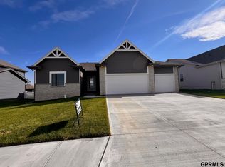 12105 Daniell Rd, Bellevue, NE 68123