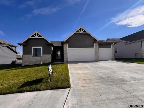 12105 Daniell Rd, Bellevue, NE 68123