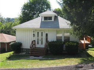 4013 Grand Ave, Allison Park, PA 15101