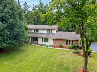 1058 Eastover Dr, Bloomfield Hills, MI 48304