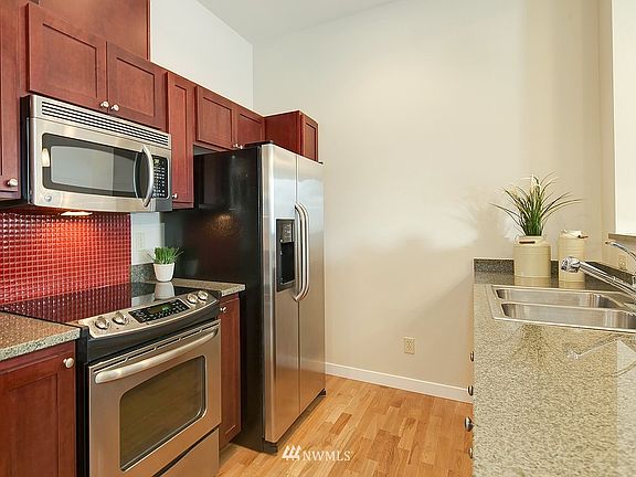 3rd image of 2222 152nd Avenue NE #PH-01