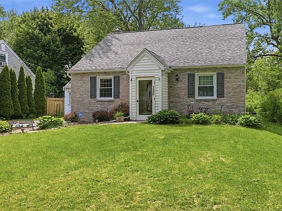 2nd image of 135 Glen Ellyn Way