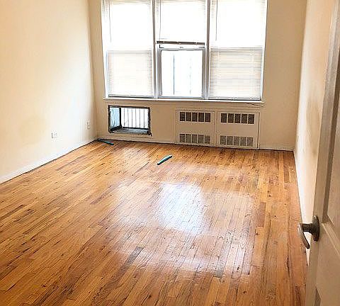 3rd image of 465 E 7th St APT 7R