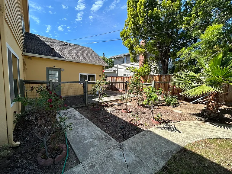 20143 Somerset Dr — Photo 7