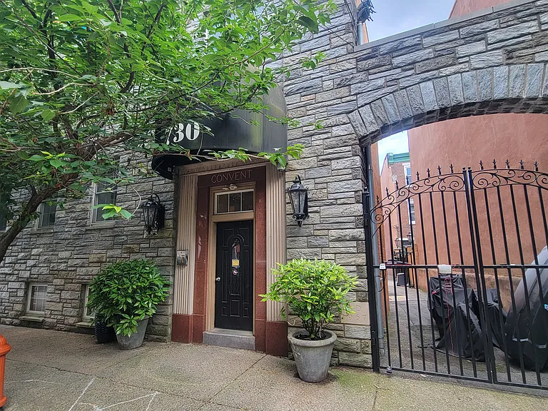 730-montrose-a-18