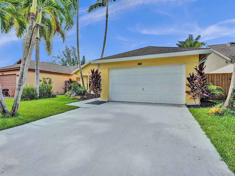 1st image of 5016 Arbor Glen Cir