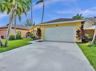 5016 Arbor Glen Cir, Lake Worth, FL 33463