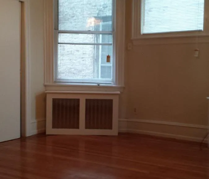 1953 Locust St #2R — Photo 7