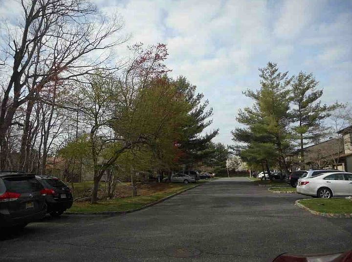 2nd image of 85 Reynolds Ct