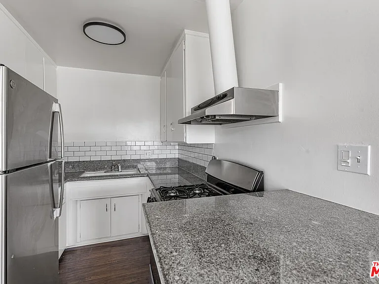 1428 11th St #10 — Photo 13