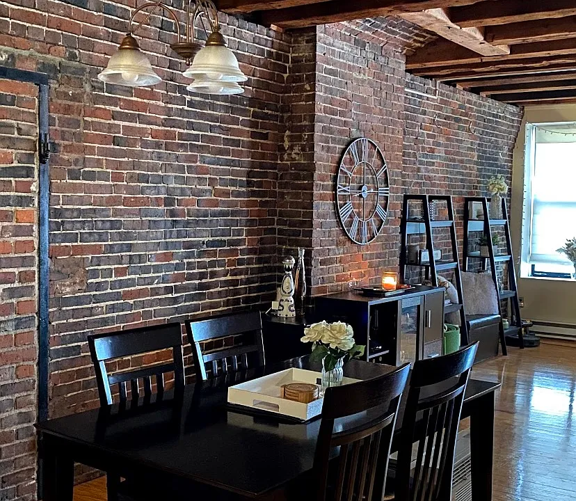 82 Commercial St #3