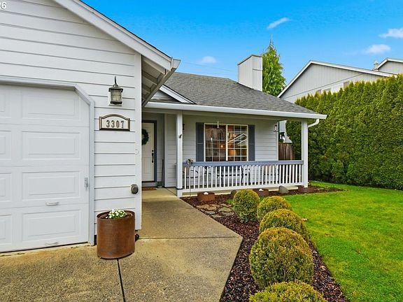 3rd image of 3307 NE 166th Ave
