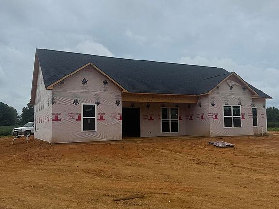 3rd image of 25 Simmons Ln