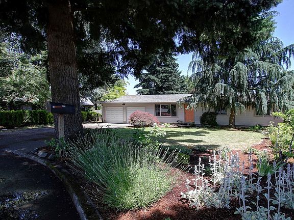 3rd image of 815 SE 122nd Ave