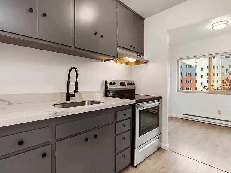 The Willis Apartments — Photo 27