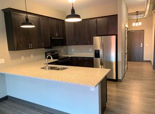 329 Building Apartments - 2 Bedroom/2 Bathroom, Cedar Rapids, IA 52403