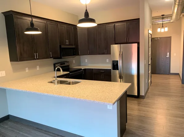 329 12th Ave SE APT 308, Cedar Rapids, IA 52401