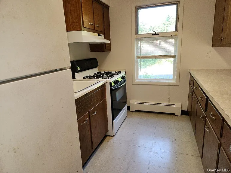 20 Locust St #1B — Photo 6