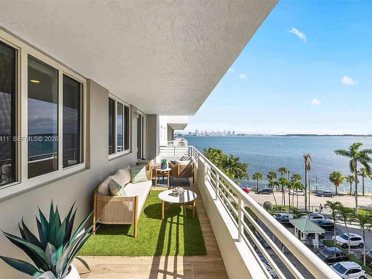 1402 Brickell Bay Dr #603 — Photo 19