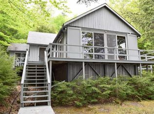 28 S Mountain Dr, Oakland, ME 04963