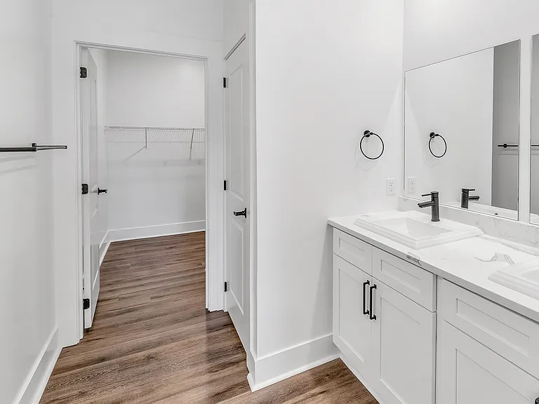 Pointe Villas Bergen Woods — Photo 17