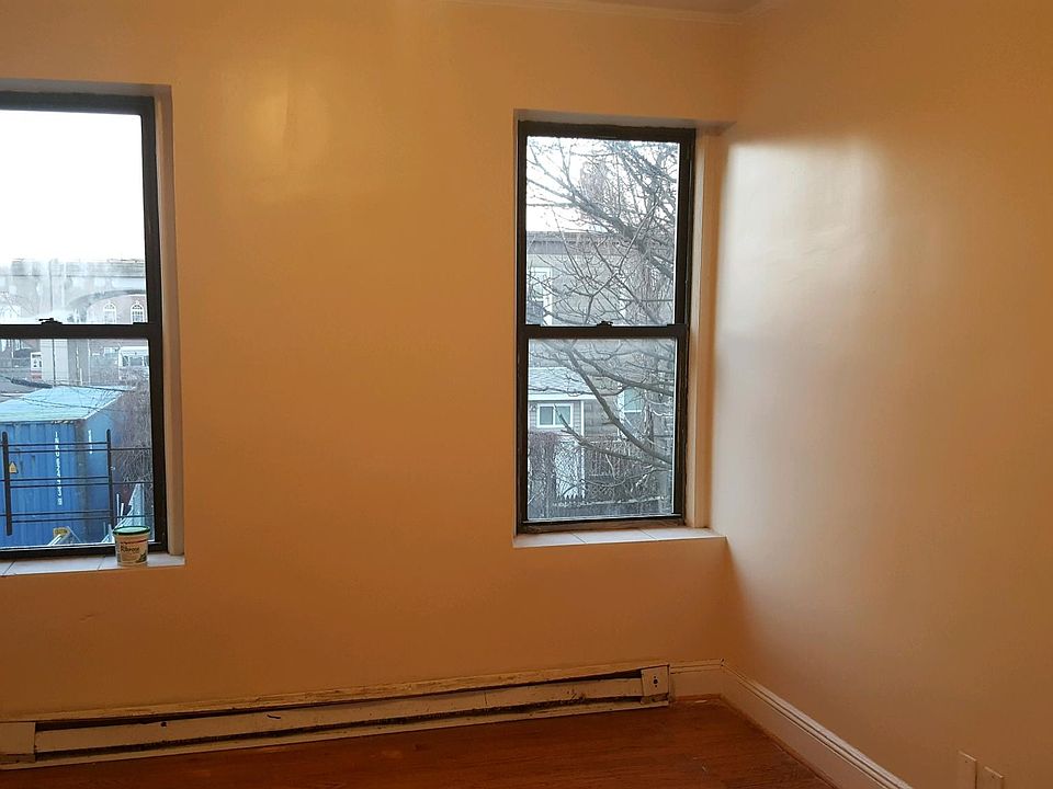 1st image of 9216 Rockaway Beach Blvd