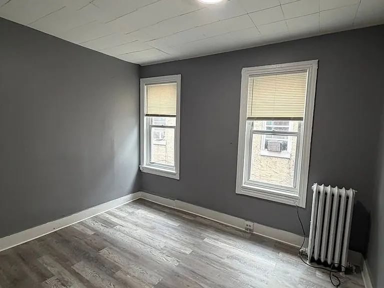 232 S 6th St — Photo 9