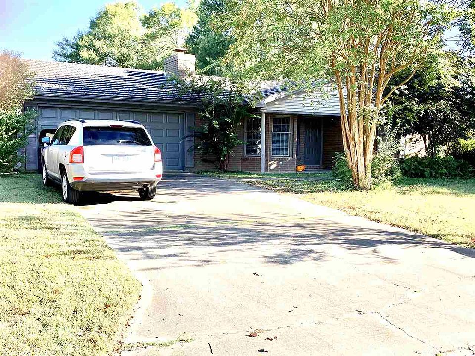 1st image of 20 Whippoorwill Dr