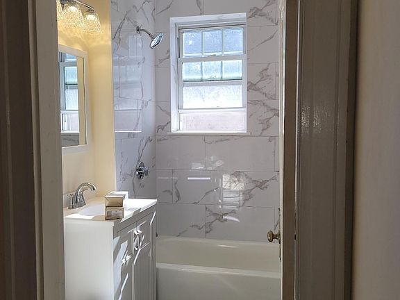 5th image of 179 Thomas Burgin Pkwy #10