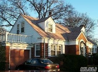 2567 Harvey Ave, Oceanside, NY 11572