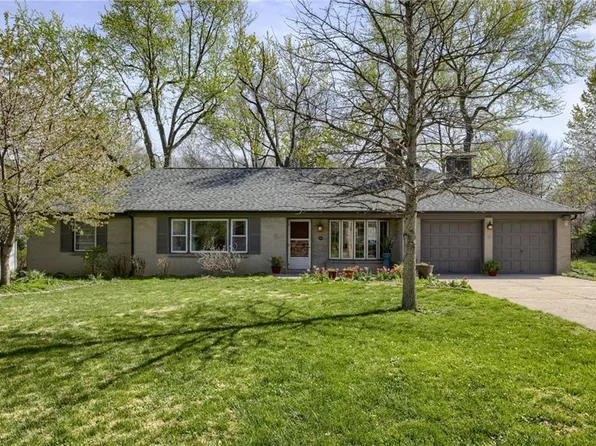 6911 W 69th St, Overland Park, KS 66204