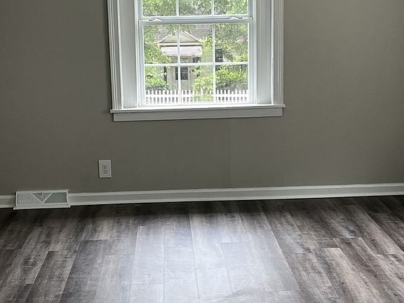 3rd image of 3504 Tyler St