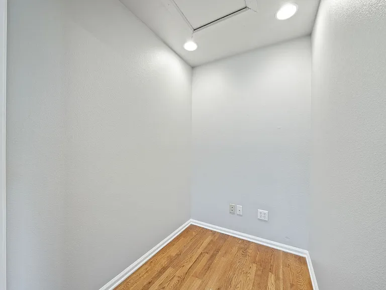 4612 Bennett Avenue — Photo 14